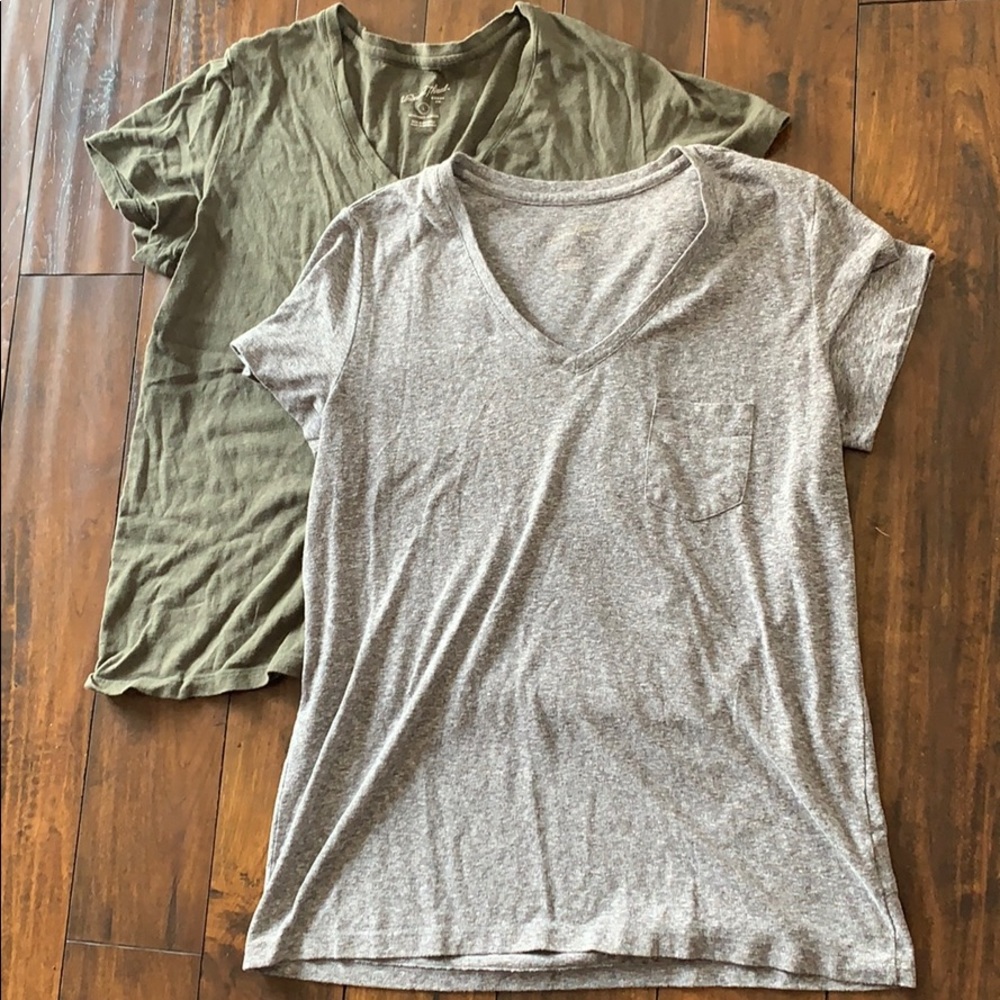 T-shirt bundle size large